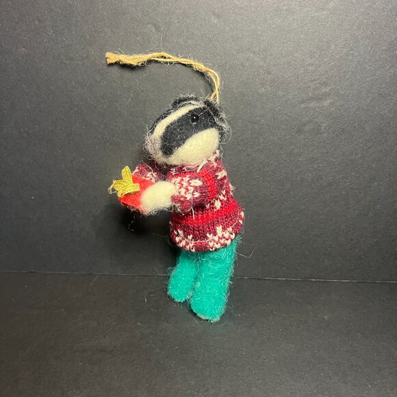 Vintage Handmade Felt Gift Bearer Badger Holiday Christmas Tree Ornament 6.25" - Picture 3 of 6